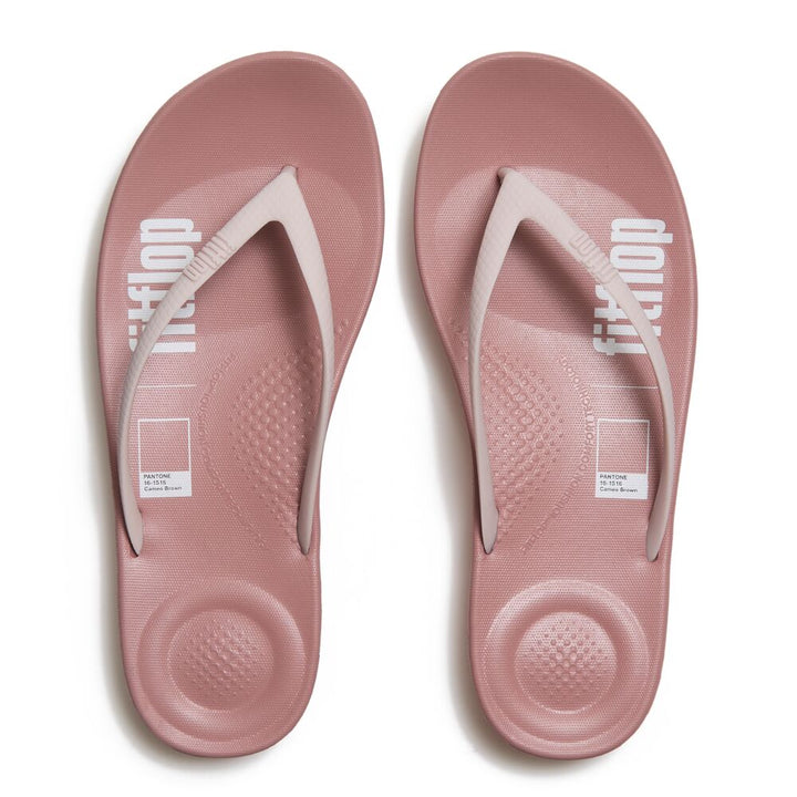 IQUSHION X PANTONE