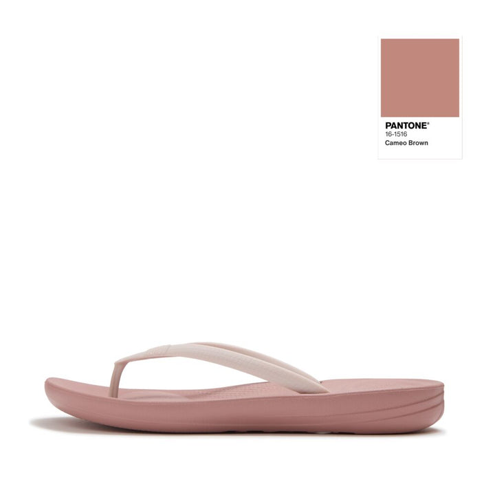 IQUSHION X PANTONE