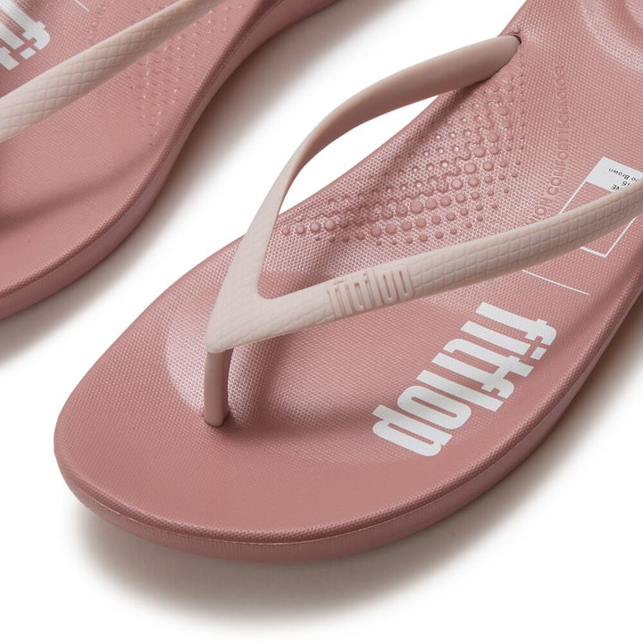 IQUSHION X PANTONE