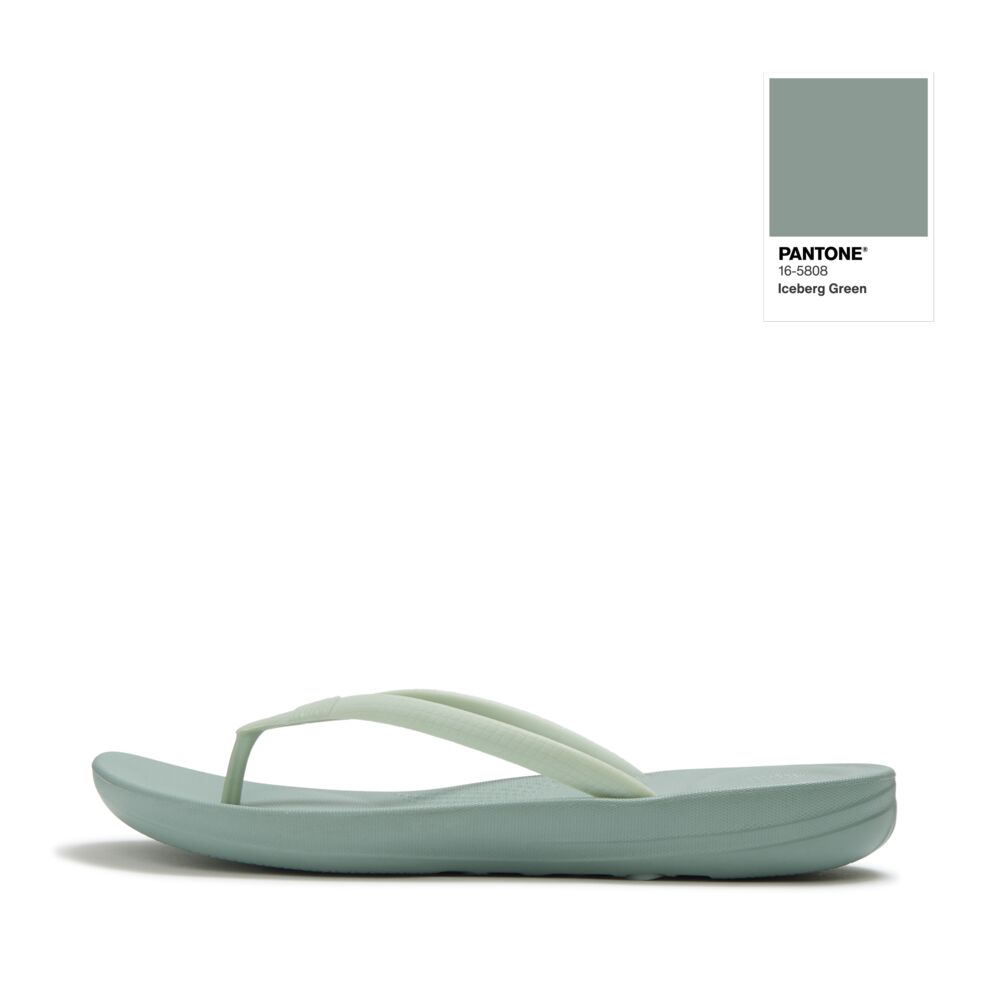 IQUSHION X PANTONE