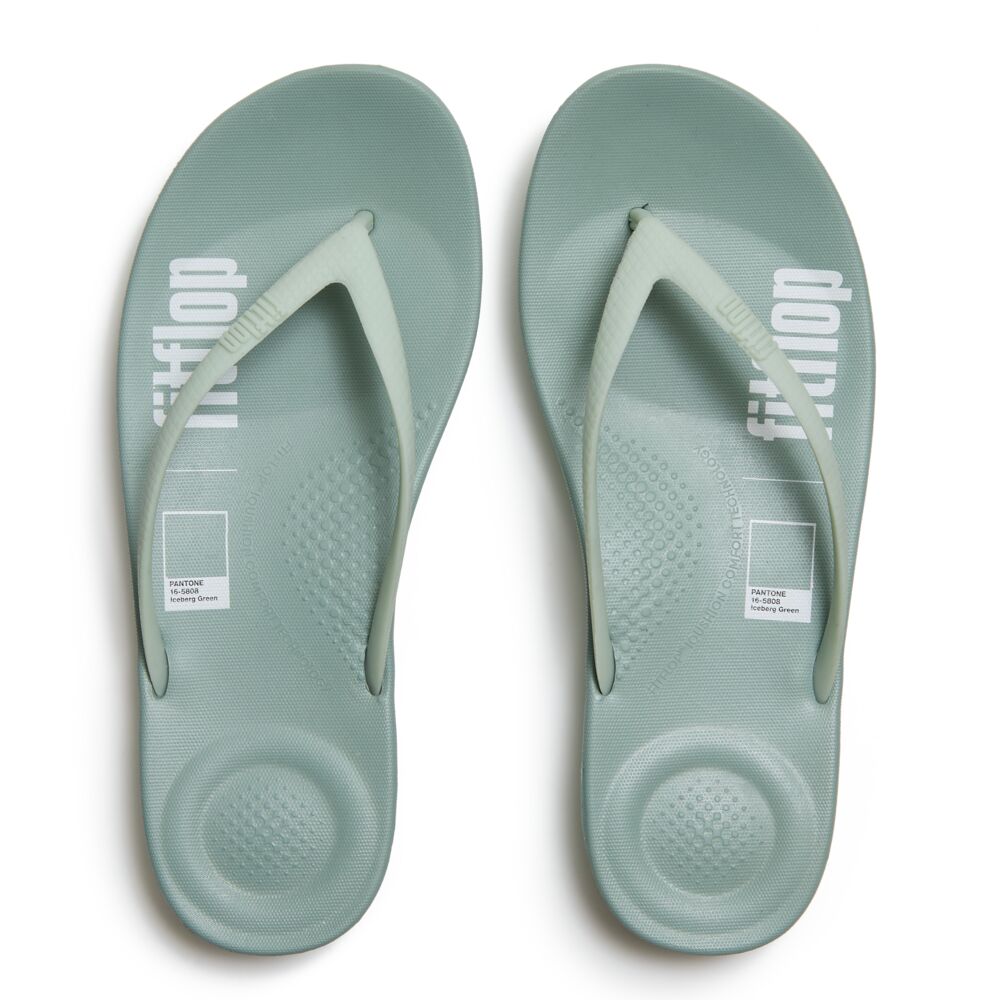 IQUSHION X PANTONE