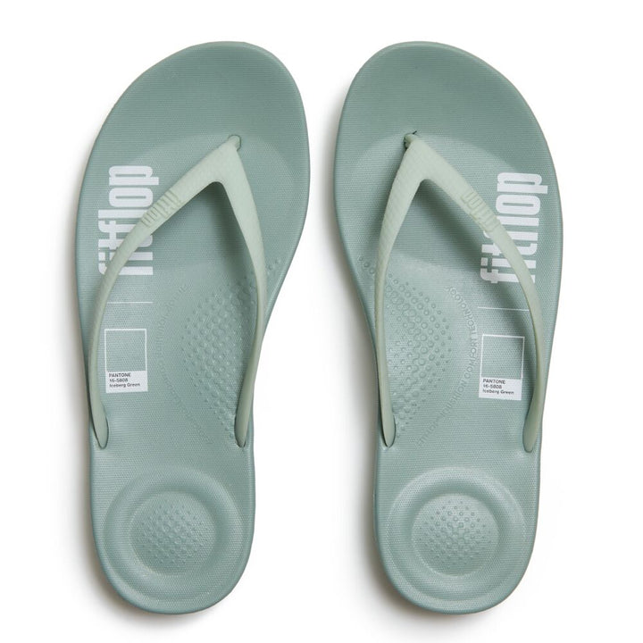 IQUSHION X PANTONE