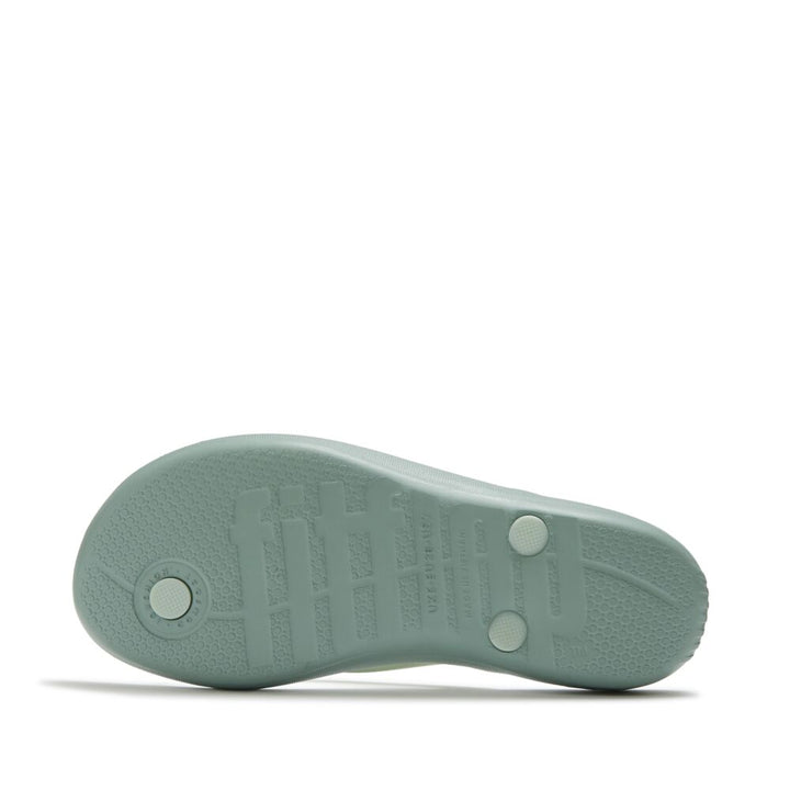 IQUSHION X PANTONE