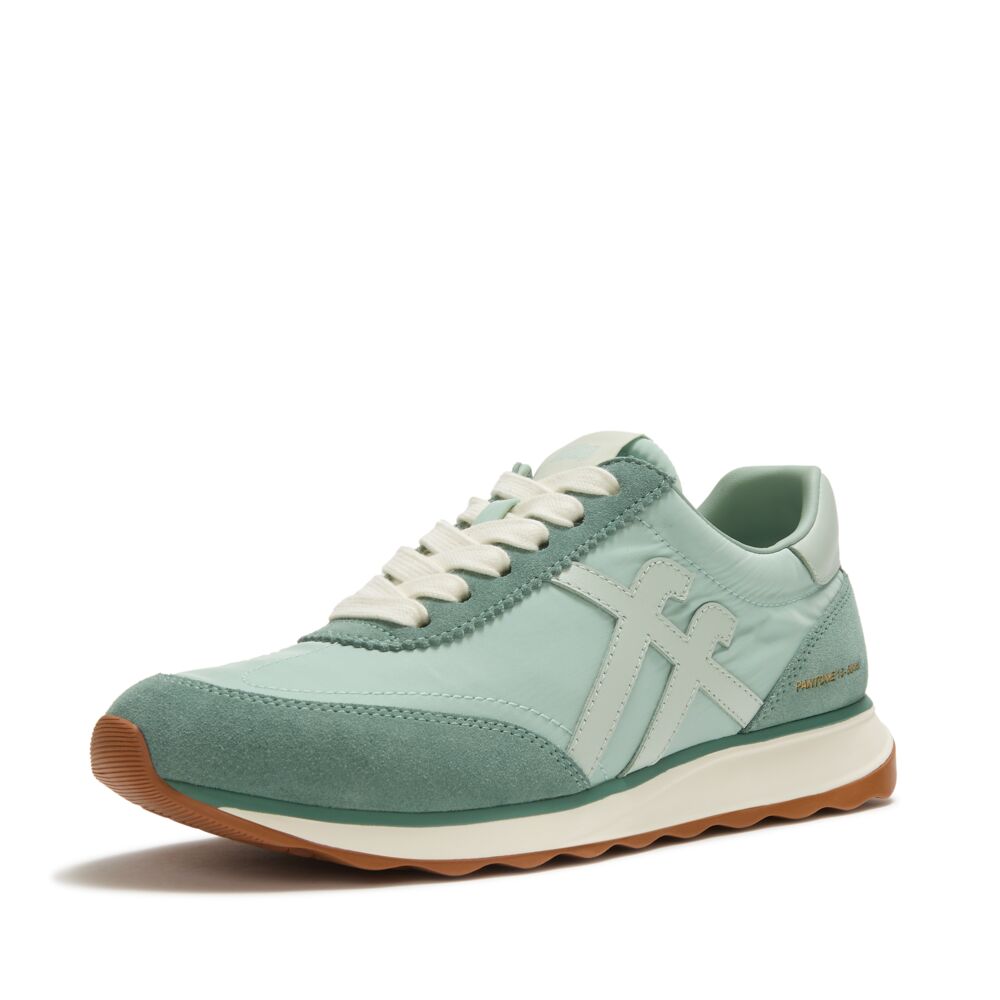 RETRO-Q X PANTONE