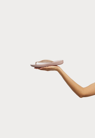 iQushion Ergonomic Flip-Flops
