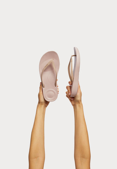 iQushion Ergonomic Flip-Flops