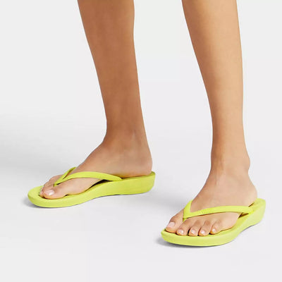 iQushion Ergonomic Flip-Flops