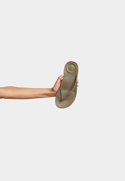 iQushion Ergonomic Flip-Flops