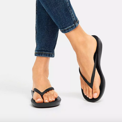 iQushion Ergonomic Flip-Flops