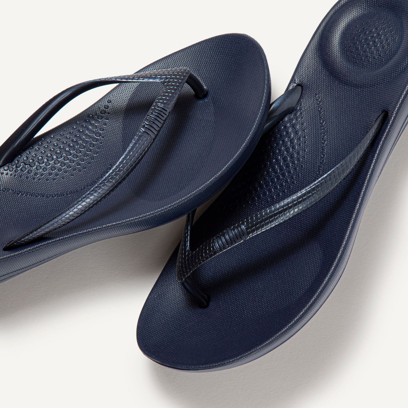 iQushion Ergonomic Flip-Flops