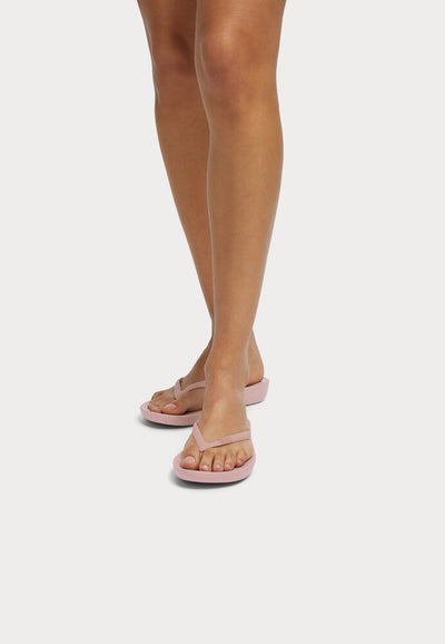 iQushion Ergonomic Flip-Flops